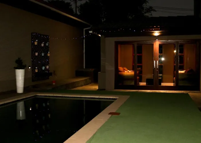 Modern Home In Pretoria Near Menlyn Mall