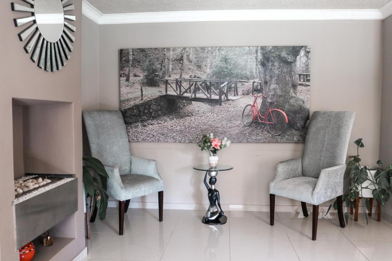 Modern In Near Menlyn Mall Holiday home